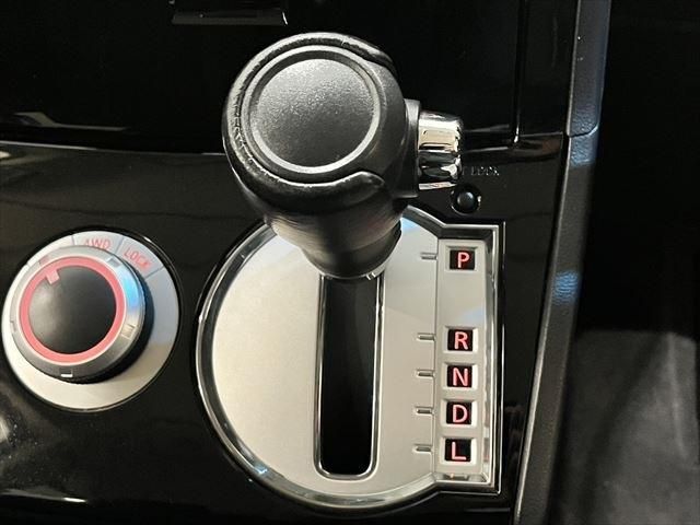 Mitsubishi DELICA D5 2018-09 181263-26