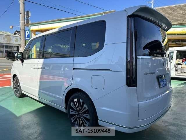 Honda STEP WGN 2024-04 324726-1