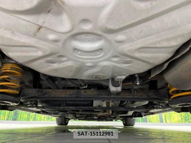 Toyota PRIUS ALPHA 2011-12 366742-19