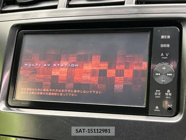 Toyota PRIUS ALPHA 2011-12 366742-2