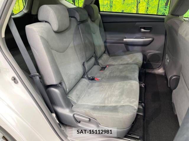 Toyota PRIUS ALPHA 2011-12 366742-9
