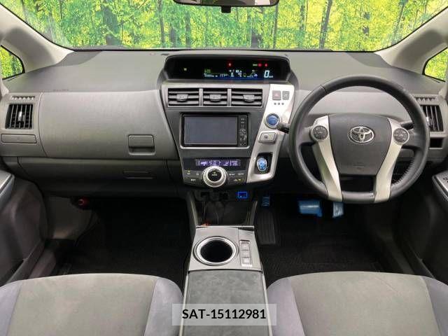 Toyota PRIUS ALPHA 2011-12 366742-1