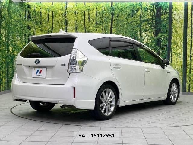 Toyota PRIUS ALPHA 2011-12 366742-17