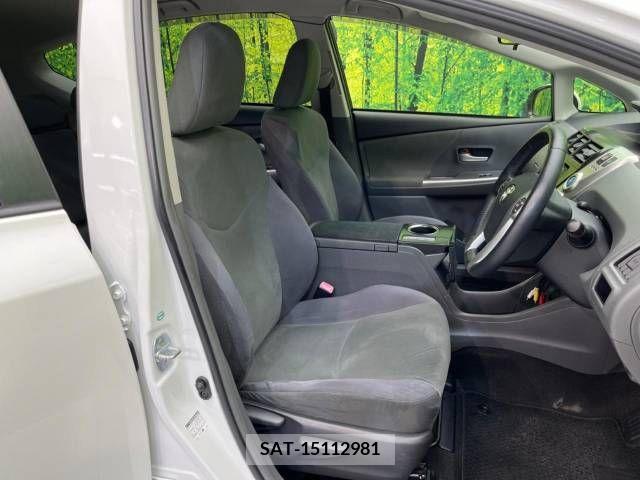 Toyota PRIUS ALPHA 2011-12 366742-8