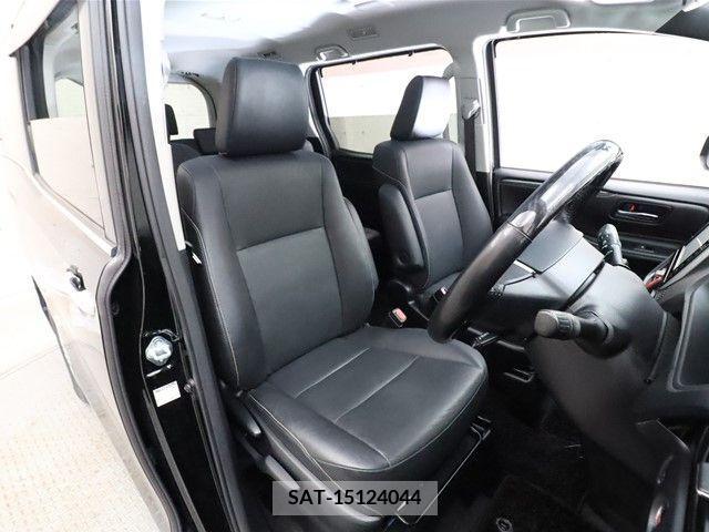 Toyota ESQUIRE 2015-02 215928-3