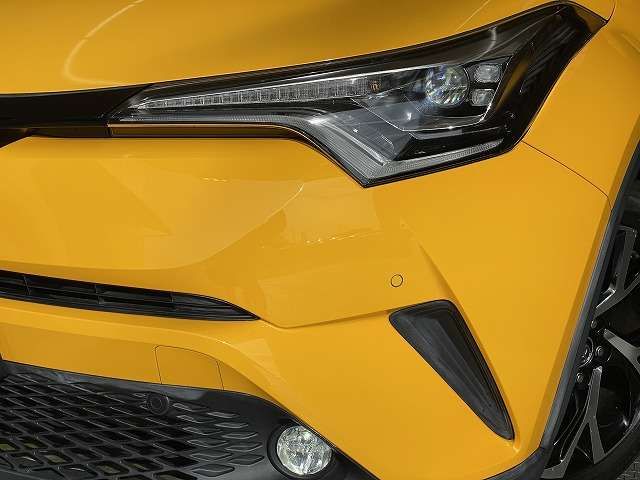 Toyota C-HR 2017-04 26878-19
