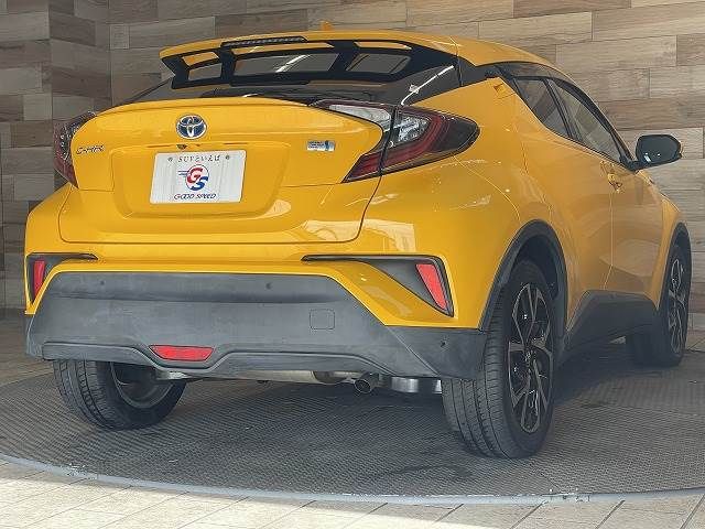 Toyota C-HR 2017-04 26878-14
