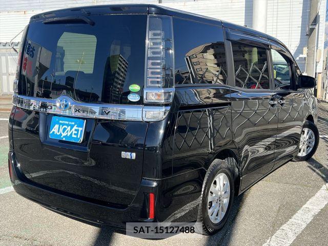 Toyota VOXY HYBRID 2018-09 290215-1