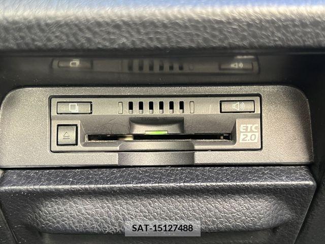 Toyota VOXY HYBRID 2018-09 290215-11