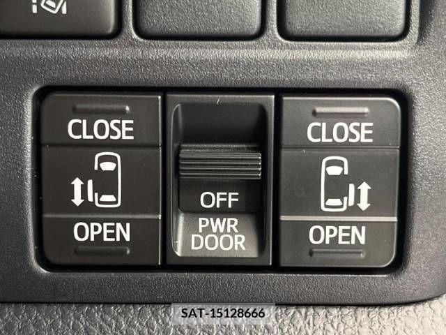 Toyota VOXY 2018-12 370302-5