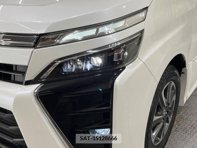 Toyota VOXY 2018-12 370302-12