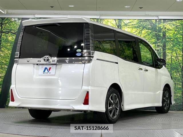 Toyota VOXY 2018-12 370302-17