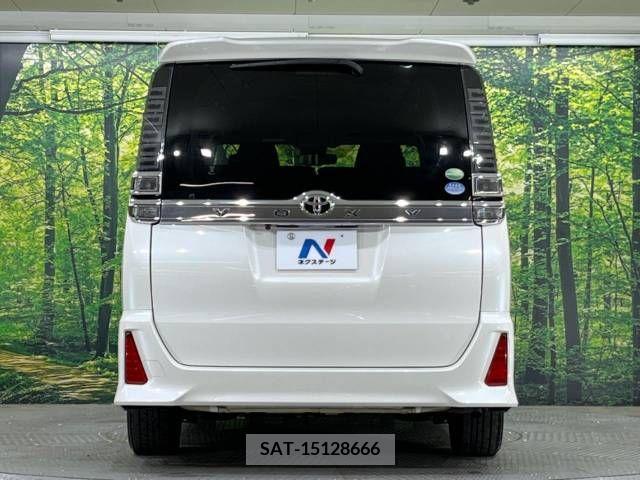 Toyota VOXY 2018-12 370302-15