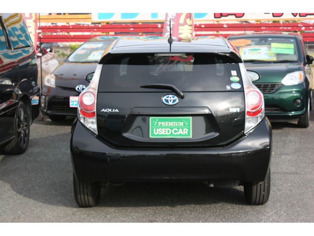 Toyota AQUA 2014-01 182235-6