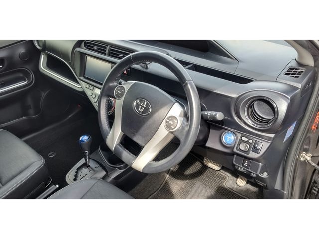 Toyota AQUA 2014-01 182235-10