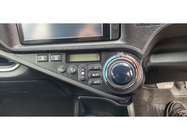 Toyota AQUA 2014-01 182235-21