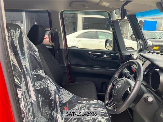Honda N BOX CUSTOM 2014-02 215669-16