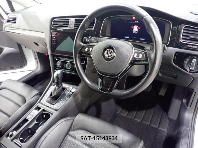 VolksWagen GOLF 2019-11 370638-17