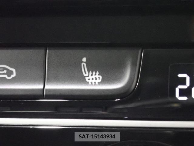 VolksWagen GOLF 2019-11 370638-15