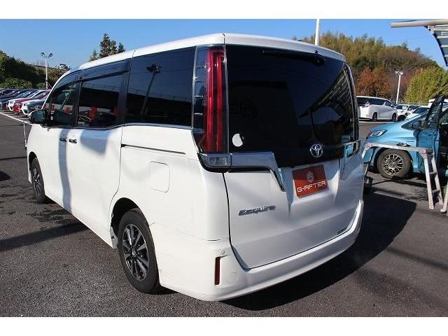 Toyota ESQUIRE 2017-10 186100-8