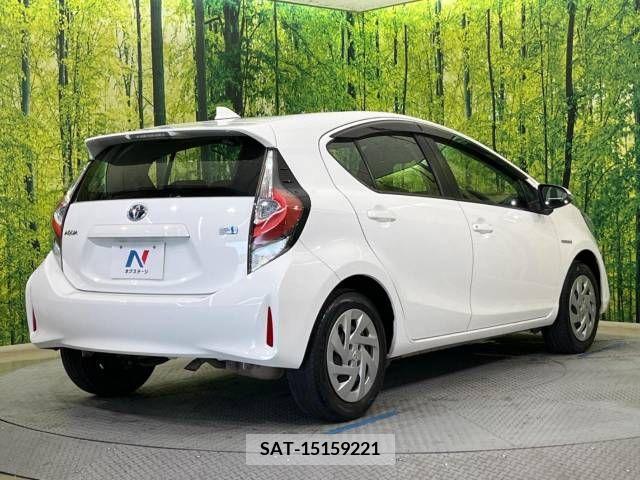 Toyota AQUA 2019-06 314082-17