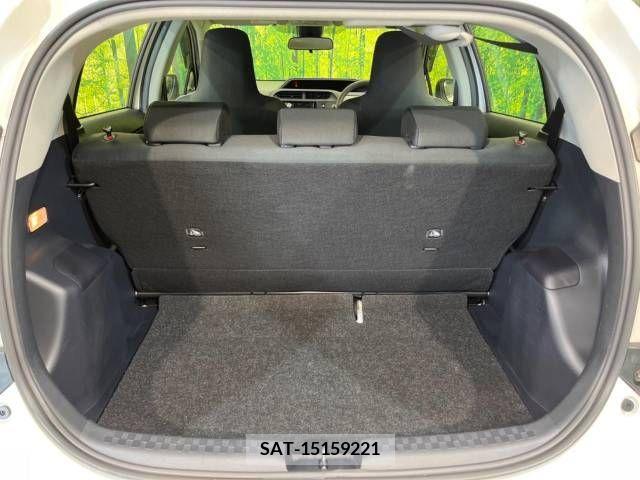 Toyota AQUA 2019-06 314082-11