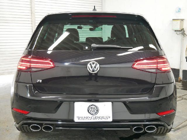 VolksWagen GOLF R 2017-09 7687-11