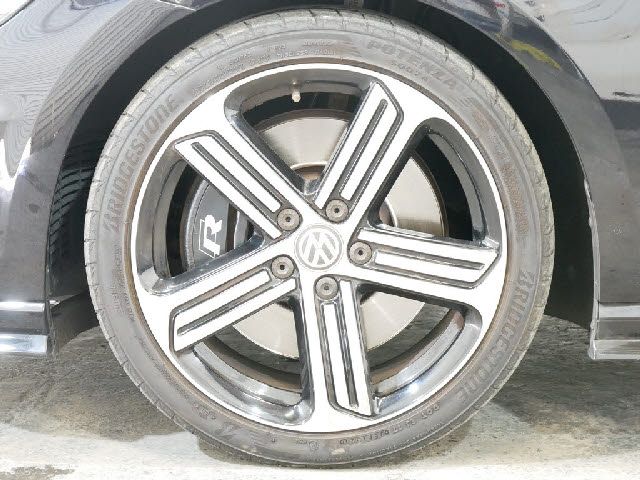 VolksWagen GOLF R 2017-09 7687-4