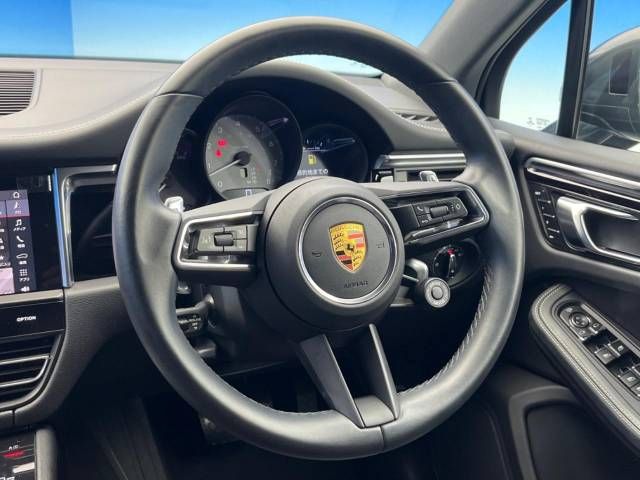 Porsche MACAN 2021-12 26661-10