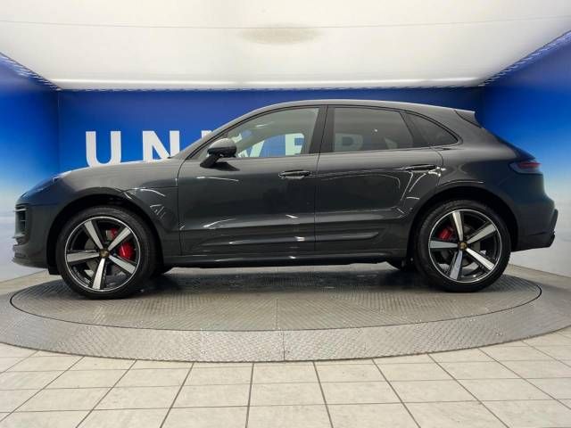 Porsche MACAN 2021-12 26661-19