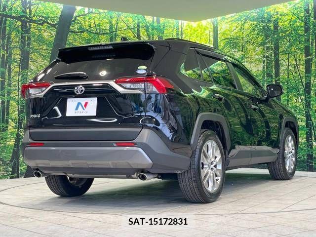 Toyota RAV4 2021-04 282899-17