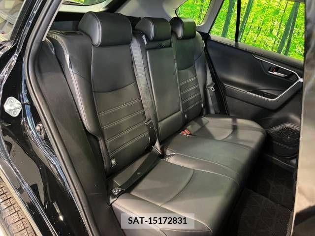 Toyota RAV4 2021-04 282899-10