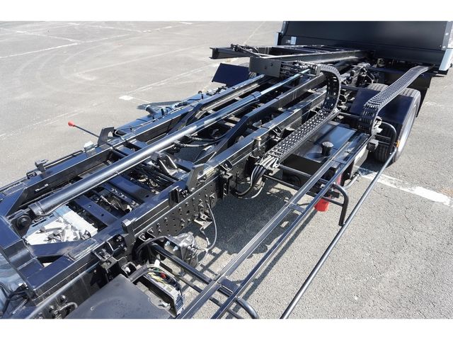 Mitsubishi CANTER 2023-03 28406-18