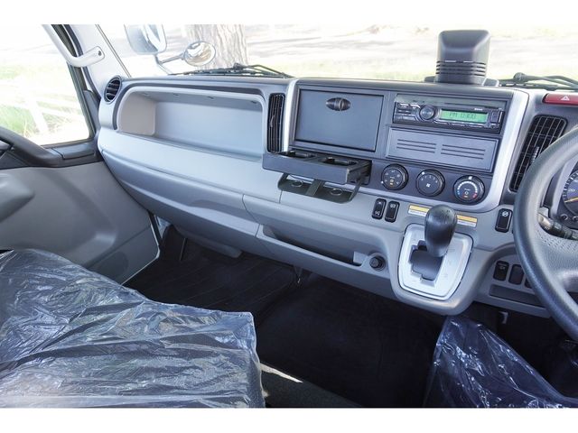 Mitsubishi CANTER 2023-03 28406-26