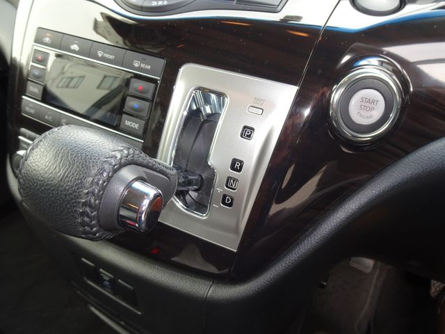Nissan ELGRAND 2017-09 24240-23