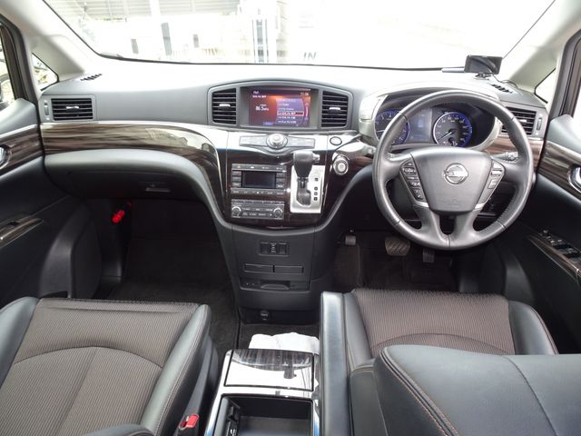 Nissan ELGRAND 2017-09 24240-10