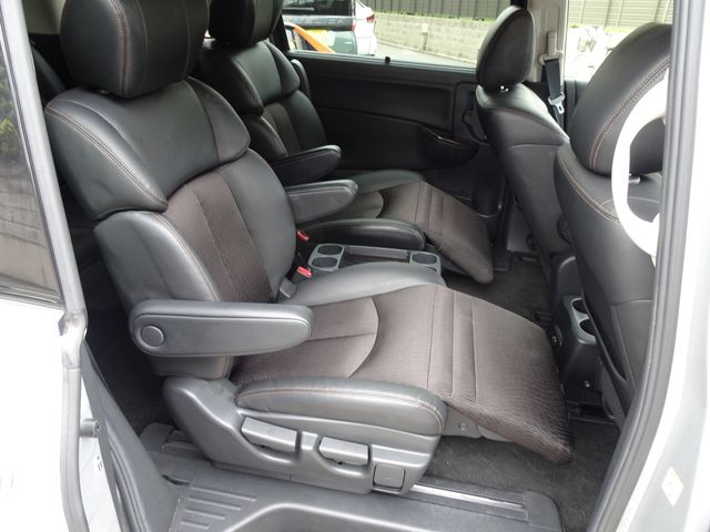 Nissan ELGRAND 2017-09 24240-16