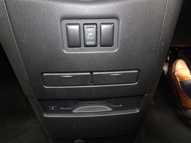 Nissan ELGRAND 2017-09 24240-24