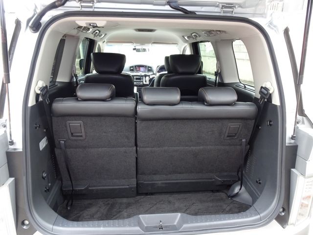 Nissan ELGRAND 2017-09 24240-17