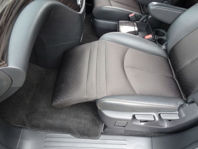 Nissan ELGRAND 2017-09 24240-13