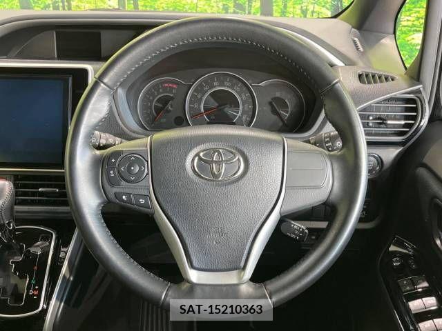 Toyota VOXY 2018-09 211368-11