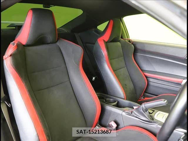 Toyota 86 2017-10 233646-18