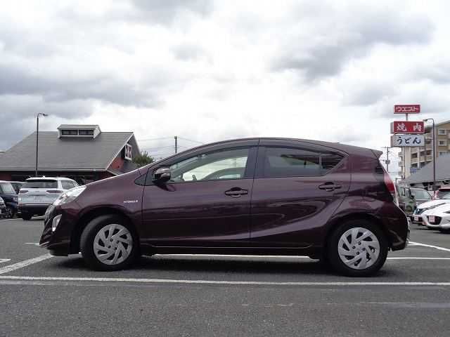 Toyota AQUA 2016-01 12651-18