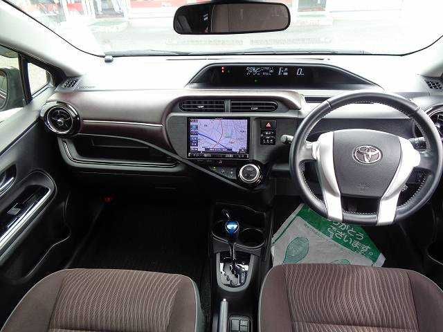 Toyota AQUA 2016-01 12651-1