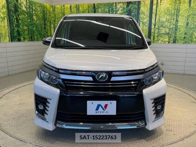 Toyota VOXY 2017-06 217592-15