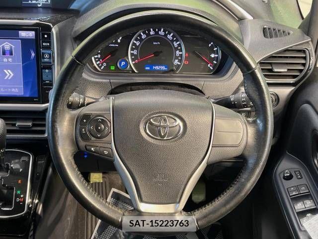 Toyota VOXY 2017-06 217592-12