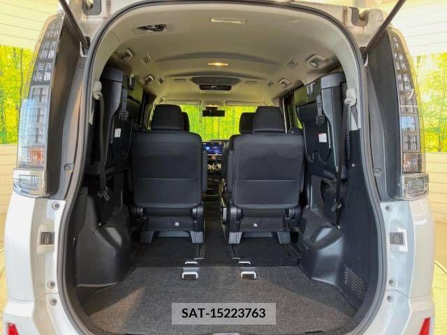 Toyota VOXY 2017-06 217592-11