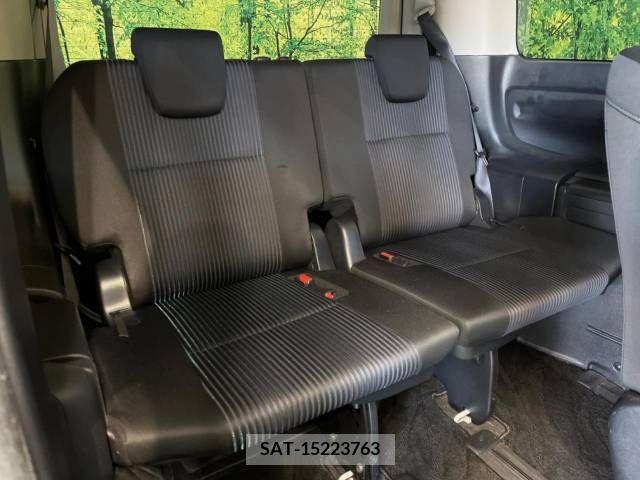 Toyota VOXY 2017-06 217592-10