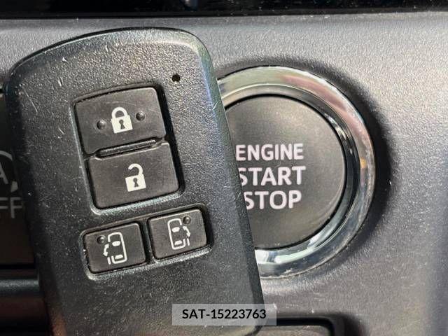 Toyota VOXY 2017-06 217592-7