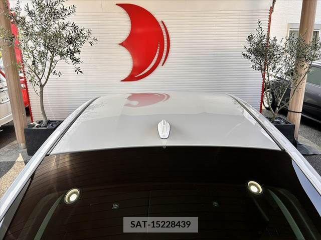 Toyota PRIUS 2023-04 282132-17